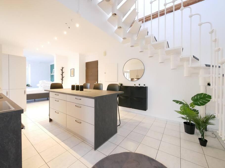 Apartamento 110 M2, Dachterrasse, Kueche, Zentral, Ruhige Lage Paderborn Exterior foto